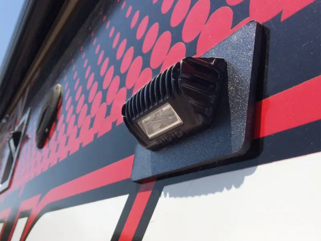 Rigid Vinklet Flombelysning 1100 lumen Sort