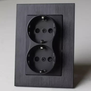 Lysehjem Dobbel Stikkontakt Innfelt jord