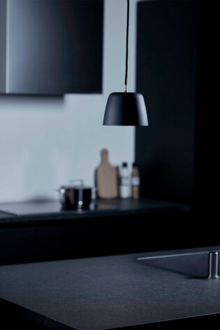 Noir Pendel 132 Matt Sort 2