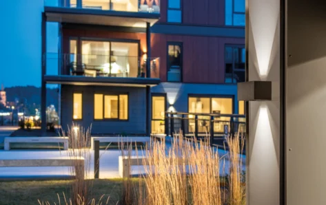 SG Artes Utelys med stikkontakt Sort 8W 2700K – IP44_5